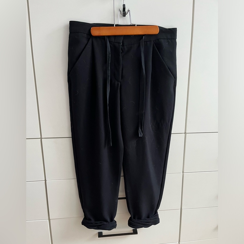 Aritzia Wilfred Allant Cropped Tie-Waist Black
Crepe Trouser Pant